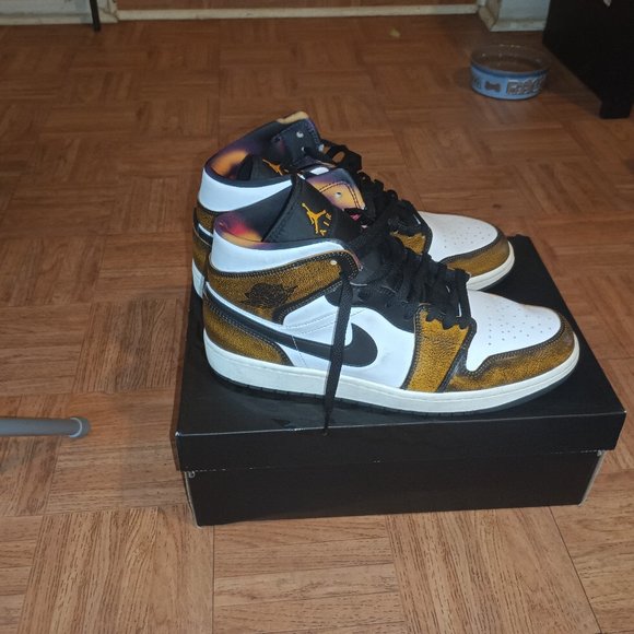 Air Jordan 1 - Picture 1 of 4